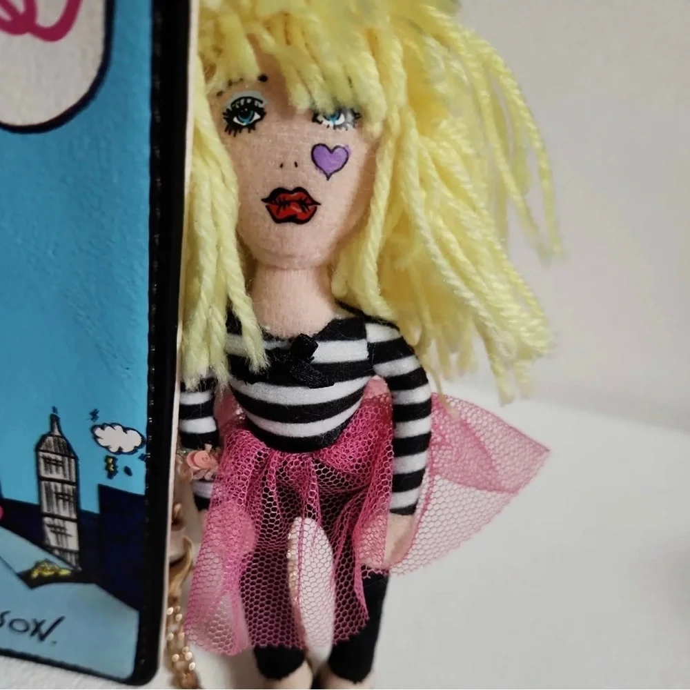 💎 RARE Betsey Johnson Kitsch Betsey’s Adventures Book Purse - Picture 8 of 10
